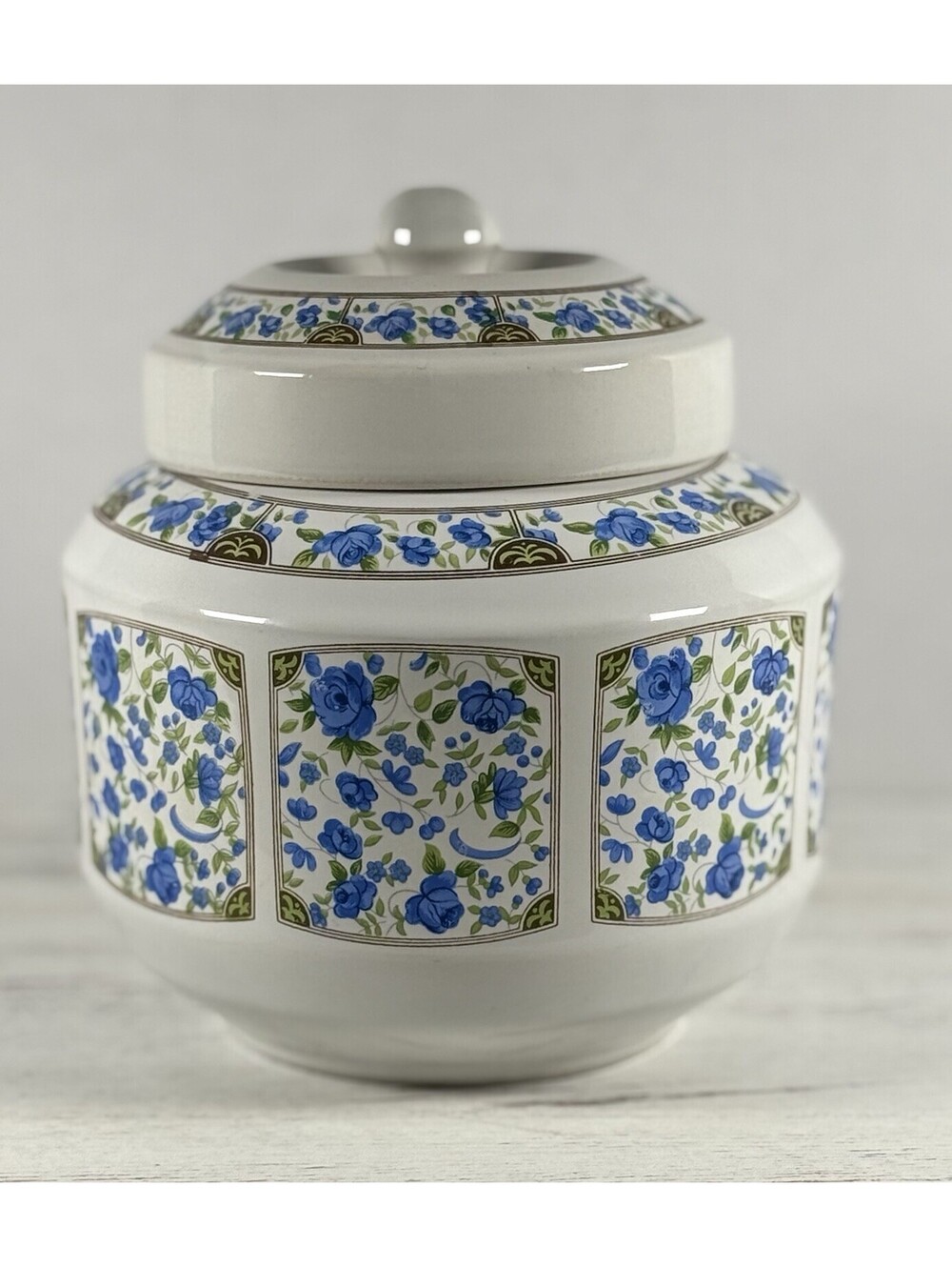 Vintage Korea Sam Bo Sambo Ceramic Tea Ginger Jar Blue Roses Floral 7" Storage